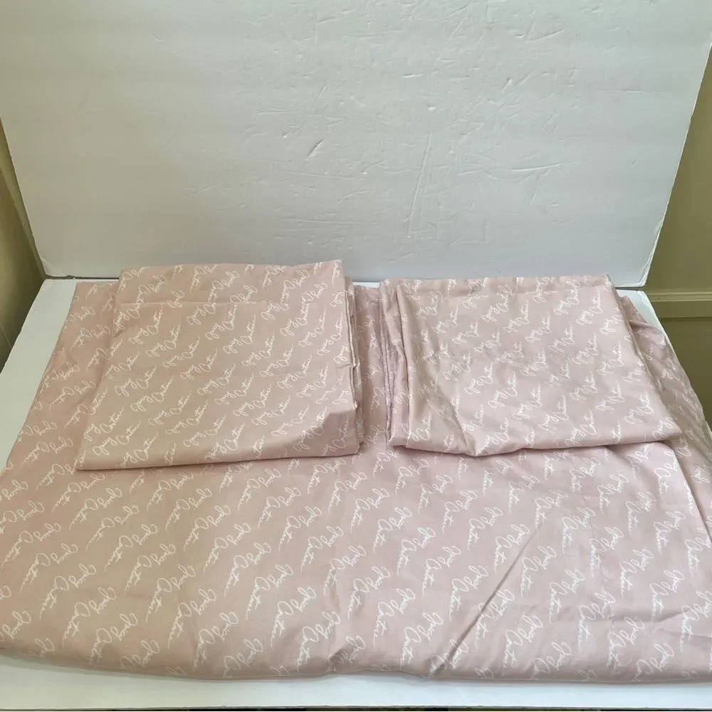 JUICY COUTURE KING SIZE FLAT‎ SHEET AND TWO KING PILLOWCASES IN PINK